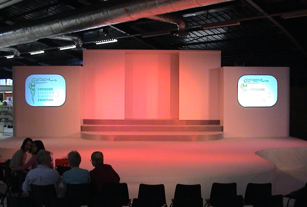 Stage set build